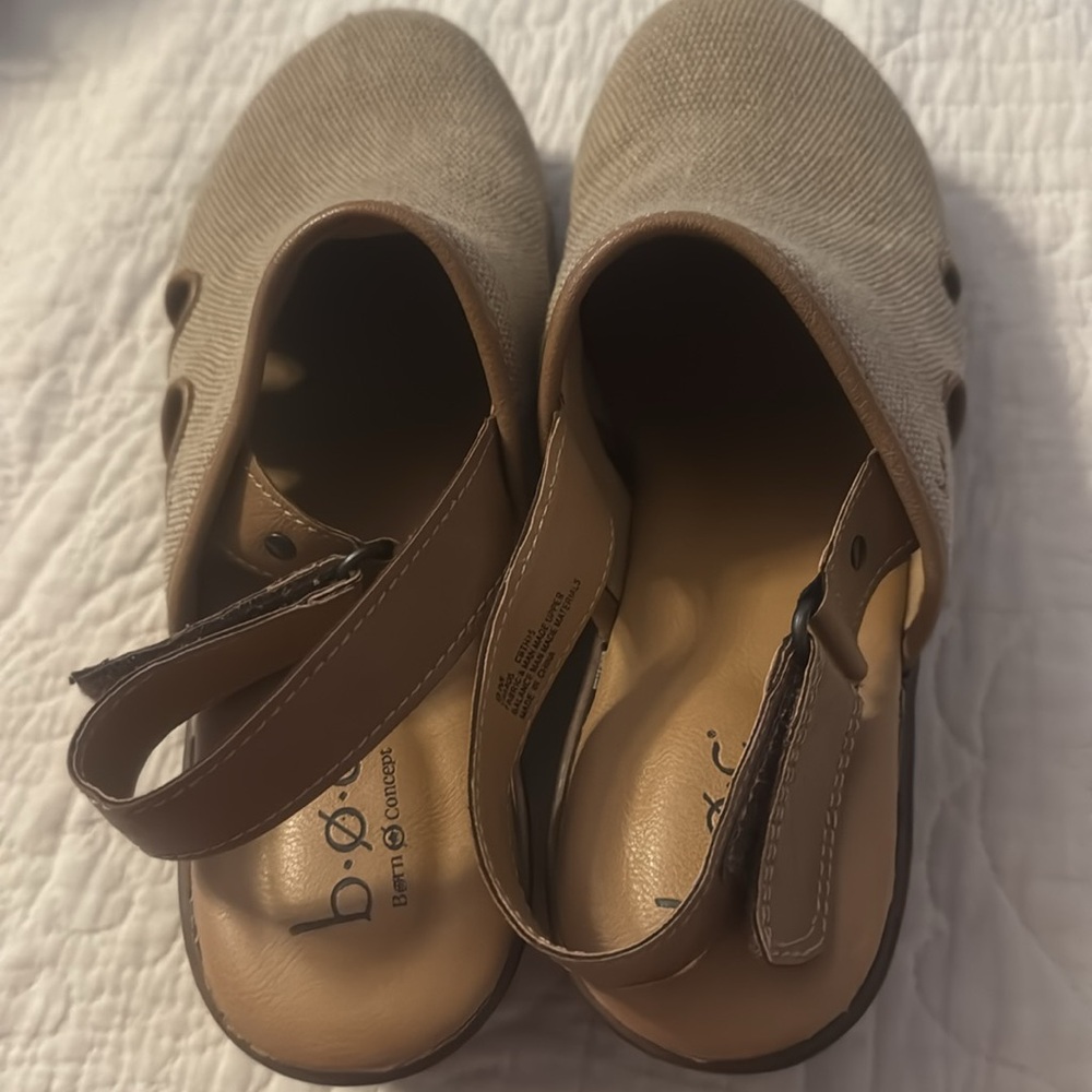 B.O.C. Textured Fabric Clogs Sz 8 - Picture 4 of 6